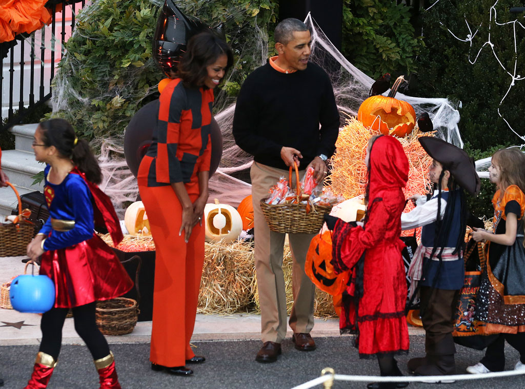 michelle obama halloween george w bush takes his granddaughter trick or treating michelle obama halloween george w bush takes his granddaughter trick or treating
